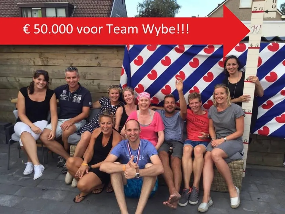 Team Wybe viert de opbrengst van EUR 50.000 voor Alpe d'HuZes 2015